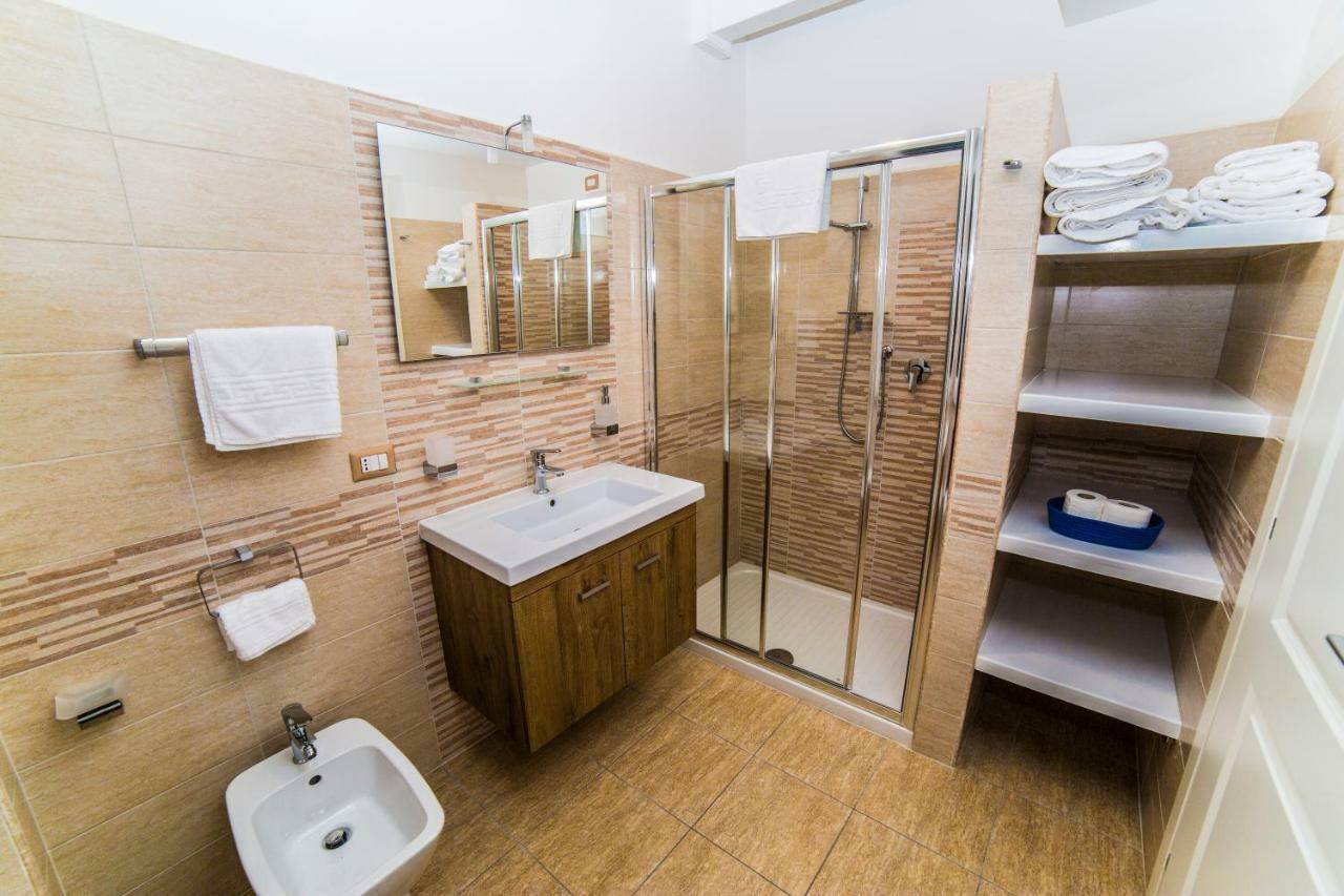 B&B A Due Passi Dal Mare Catona Di Reggio Calabria Exterior photo