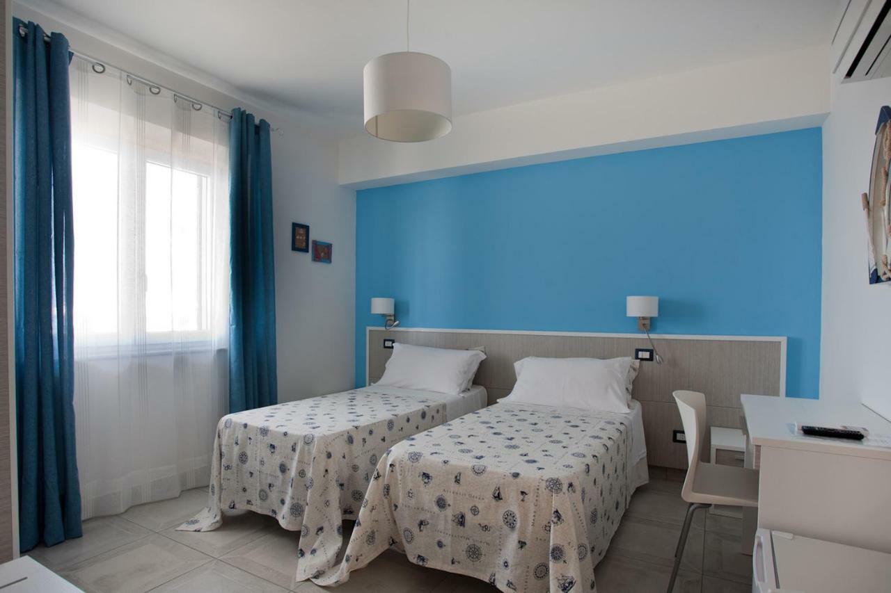 B&B A Due Passi Dal Mare Catona Di Reggio Calabria Exterior photo
