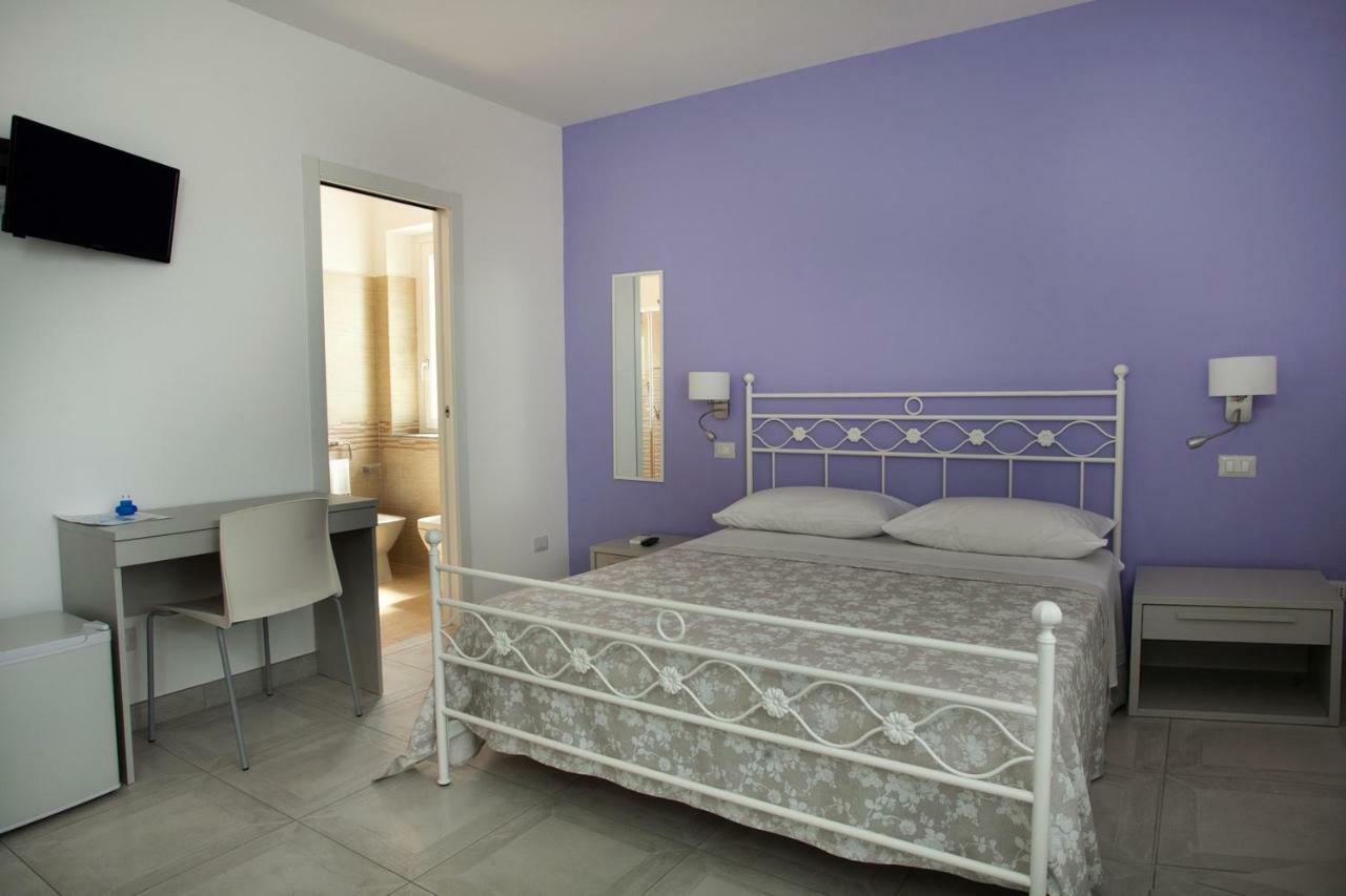 B&B A Due Passi Dal Mare Catona Di Reggio Calabria Exterior photo