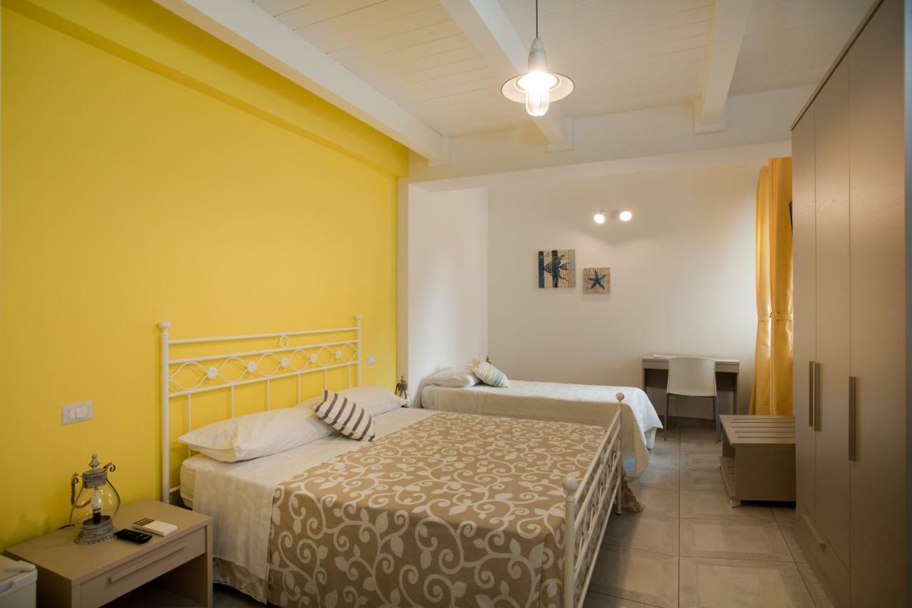 B&B A Due Passi Dal Mare Catona Di Reggio Calabria Exterior photo